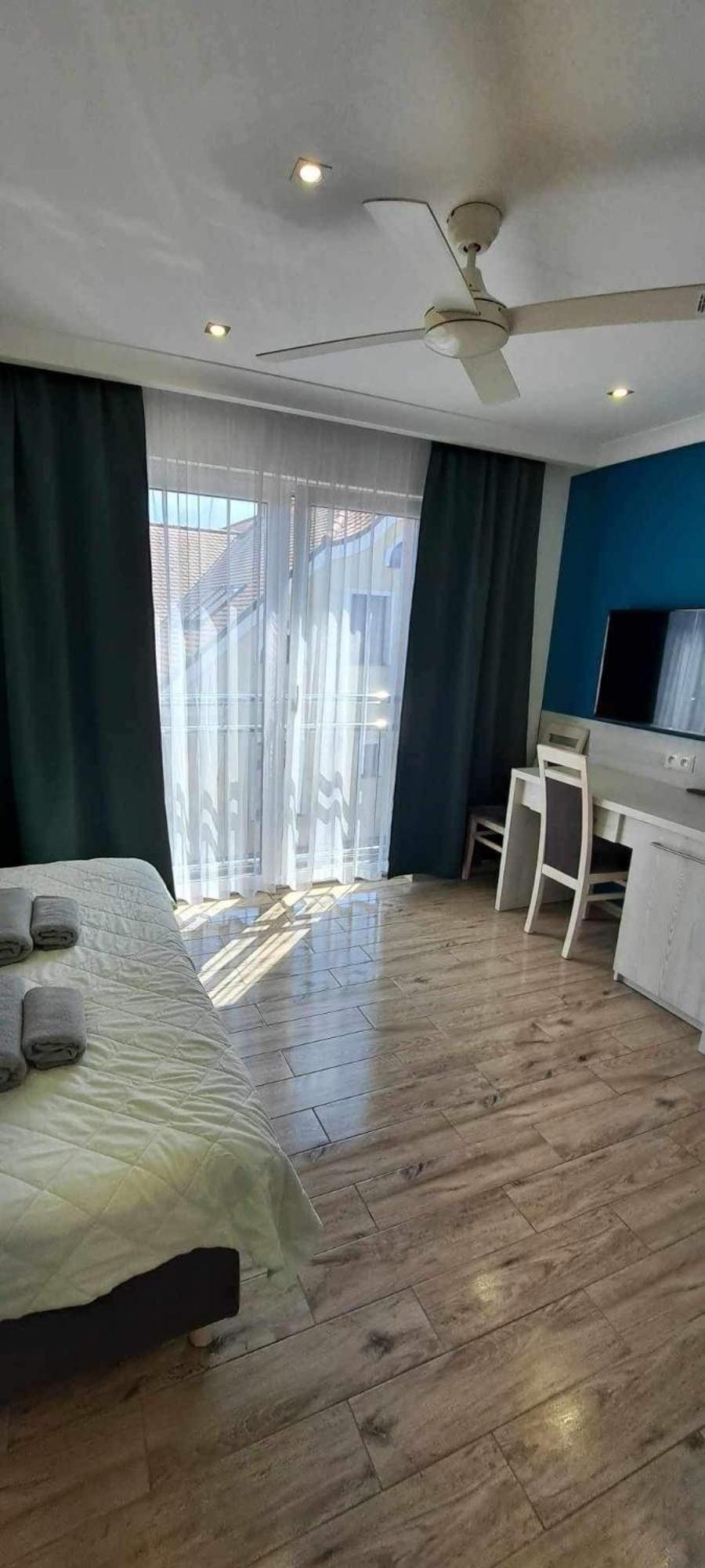 ウストカ Helios Bed & Breakfast エクステリア 写真