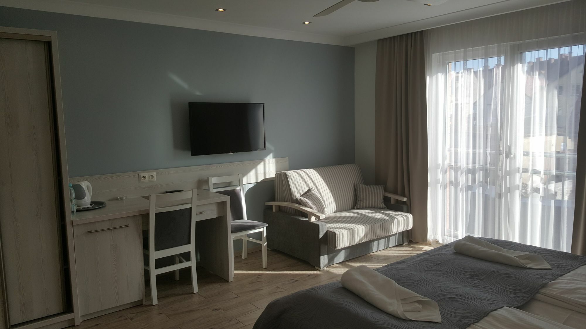 ウストカ Helios Bed & Breakfast エクステリア 写真
