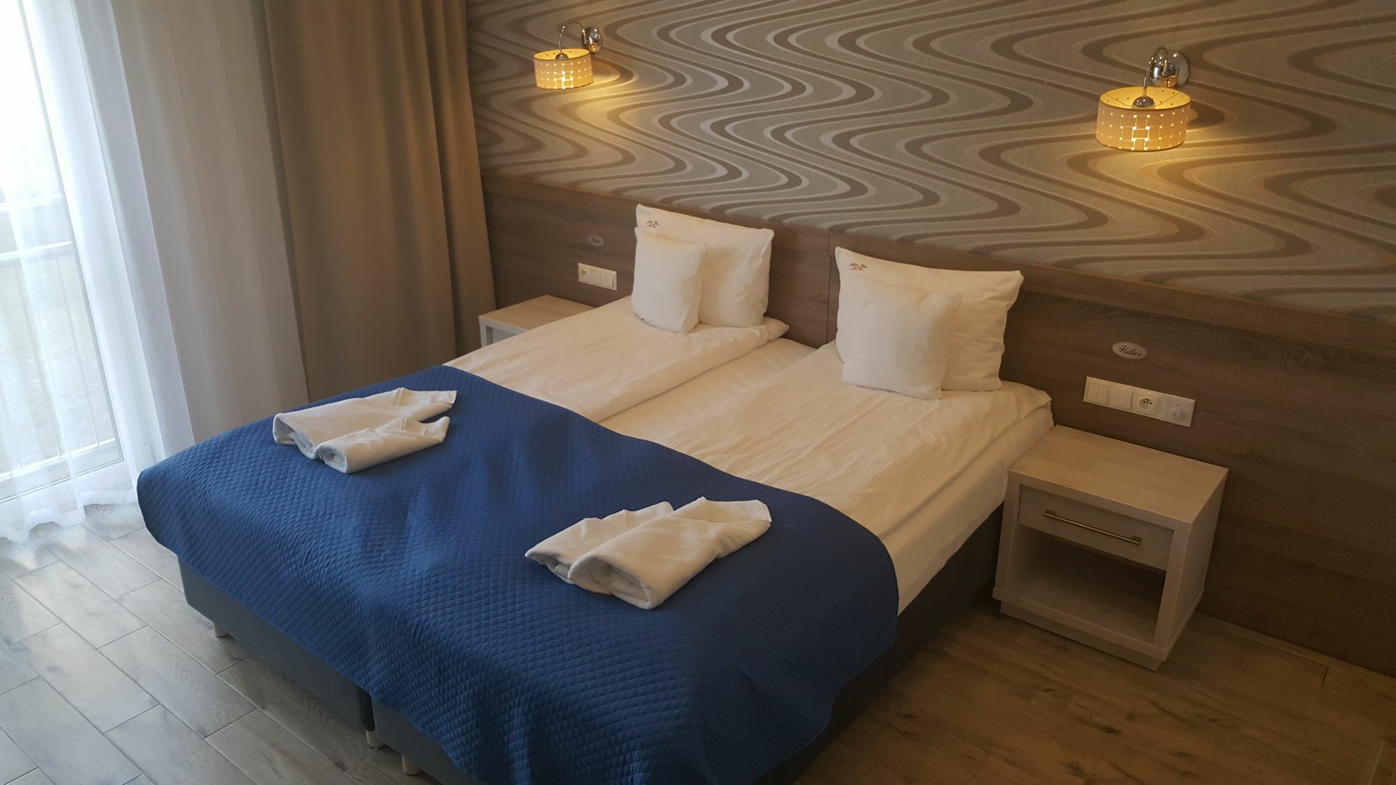 ウストカ Helios Bed & Breakfast エクステリア 写真