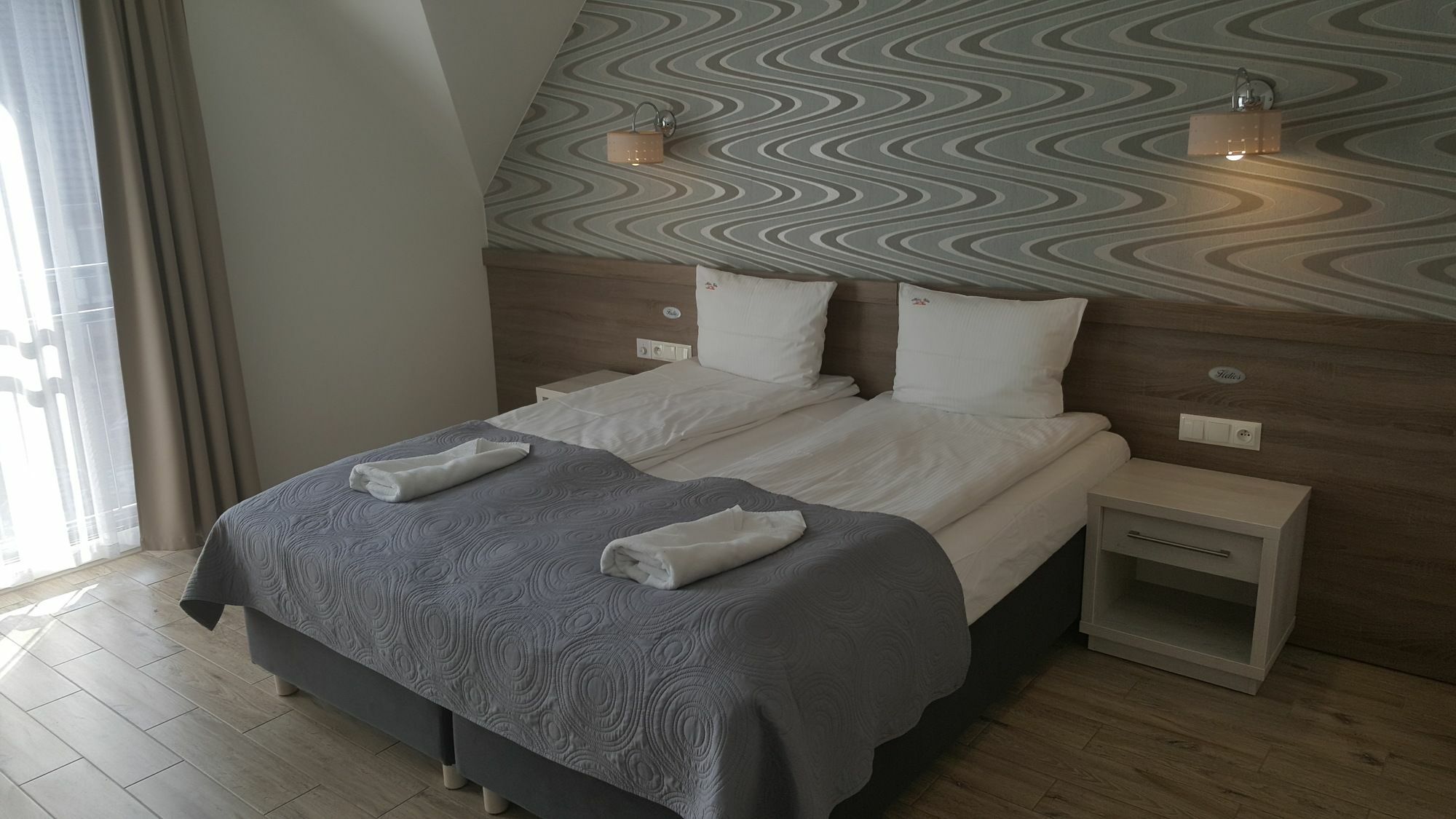 ウストカ Helios Bed & Breakfast エクステリア 写真